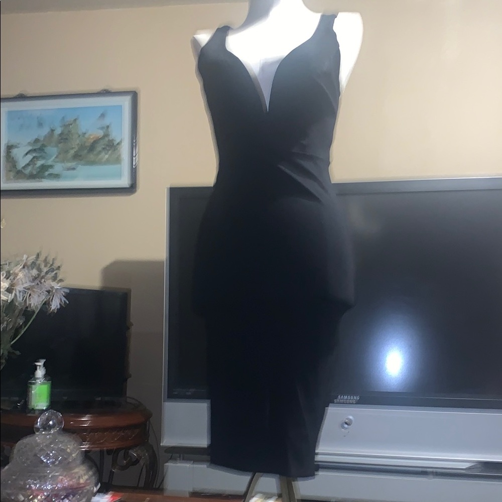 Elegant Black Sleeveless Dress